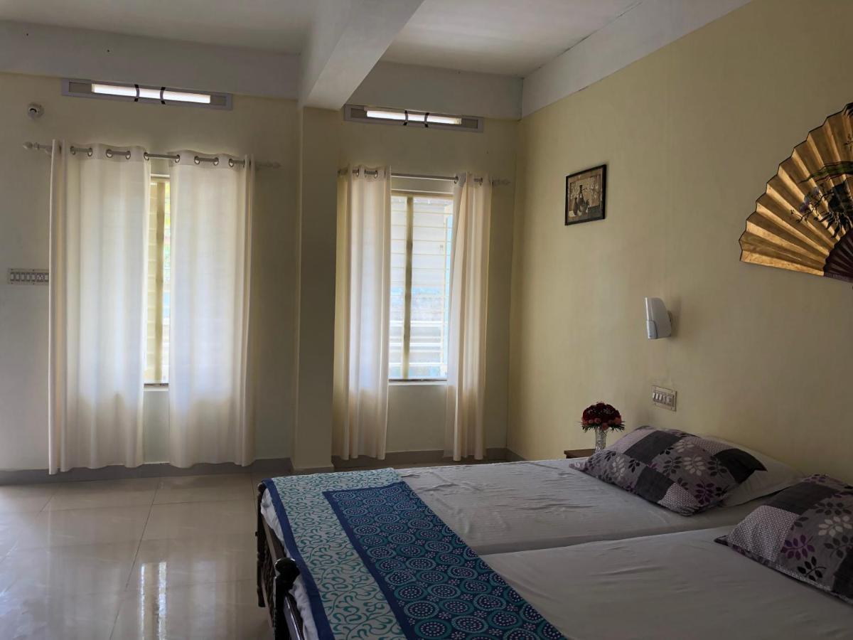Sandy Beach Hotel 特里凡得琅 外观 照片