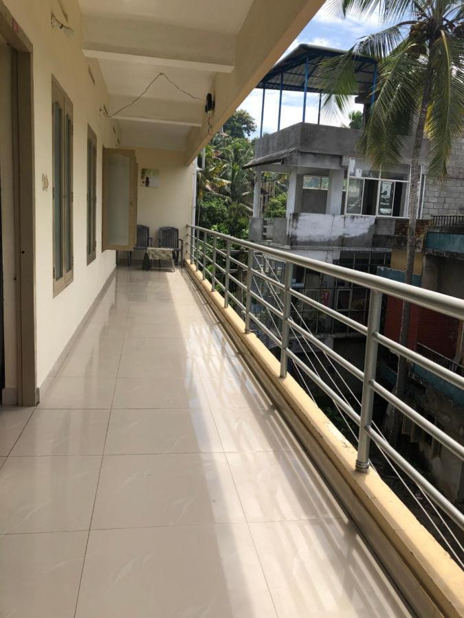 Sandy Beach Hotel 特里凡得琅 外观 照片